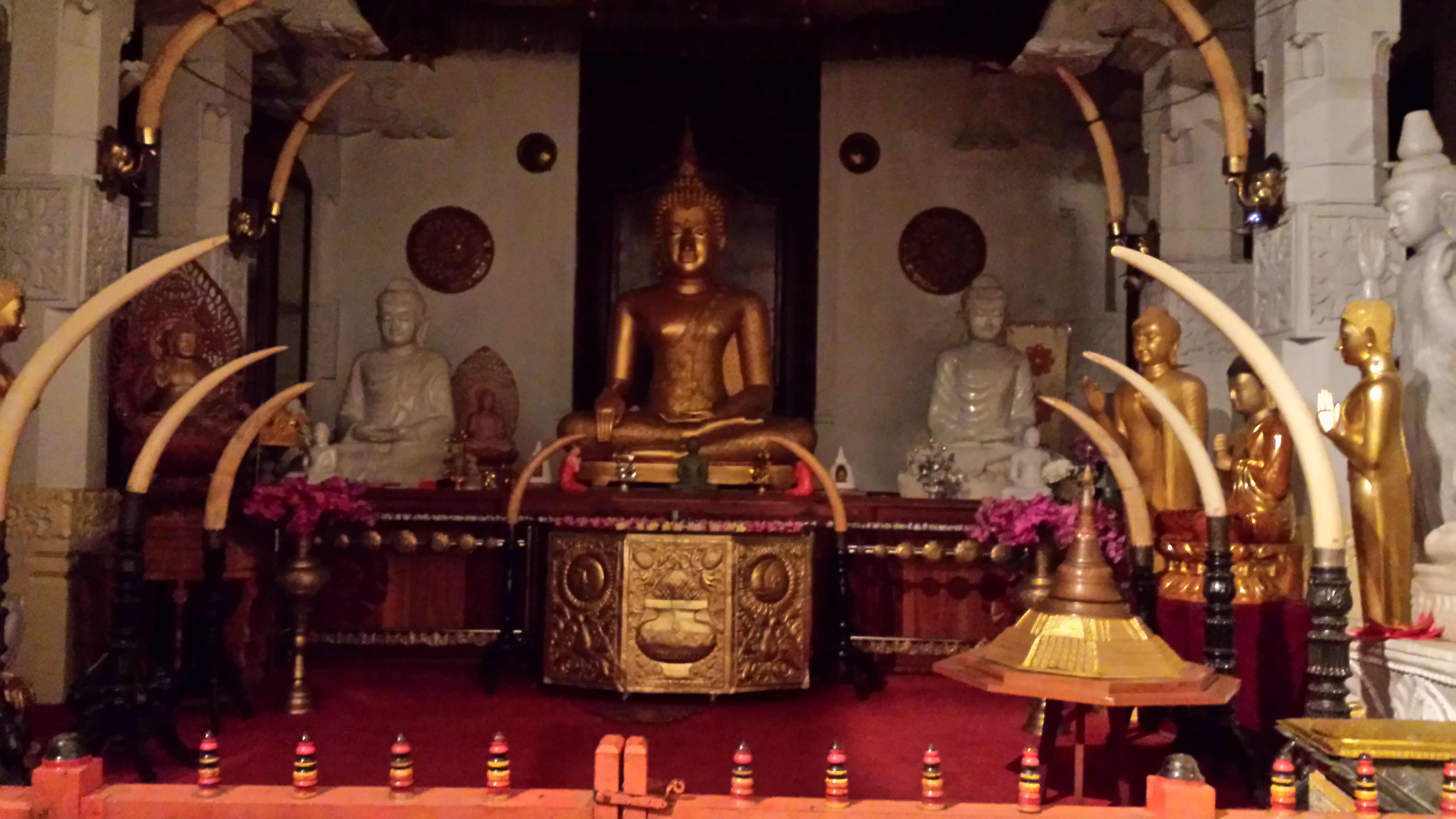 temple de la dent de bouddha kandy