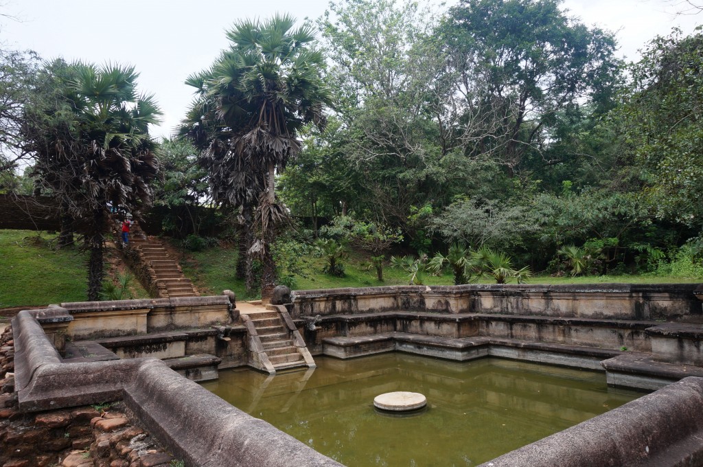 Kumara pokuna sri lanka polonnaruwa