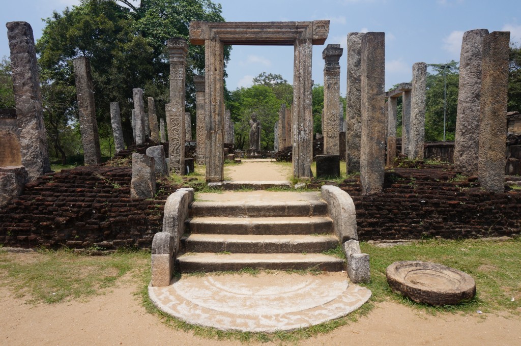 Terrasse de la relique de la dent polonnaruwa