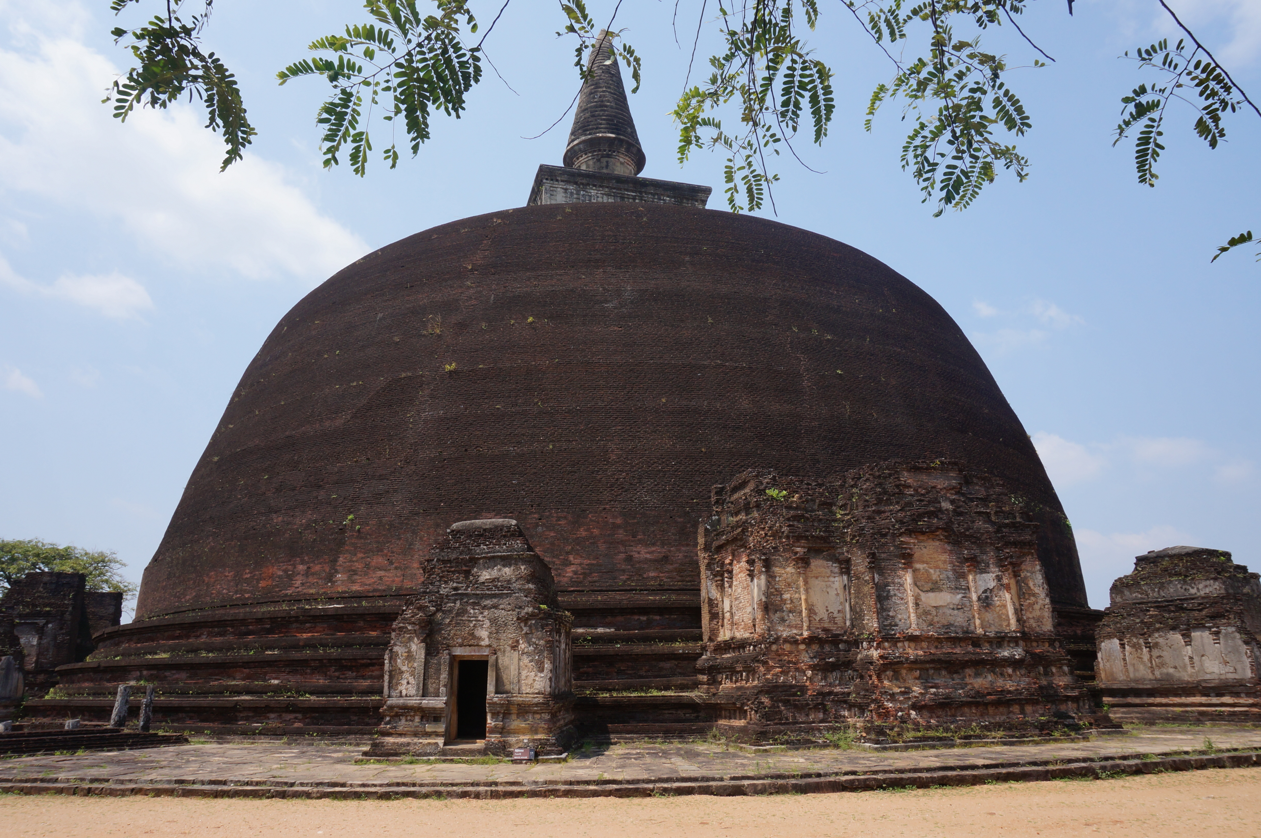 Rankot vihara polonnaruwa sri lanka