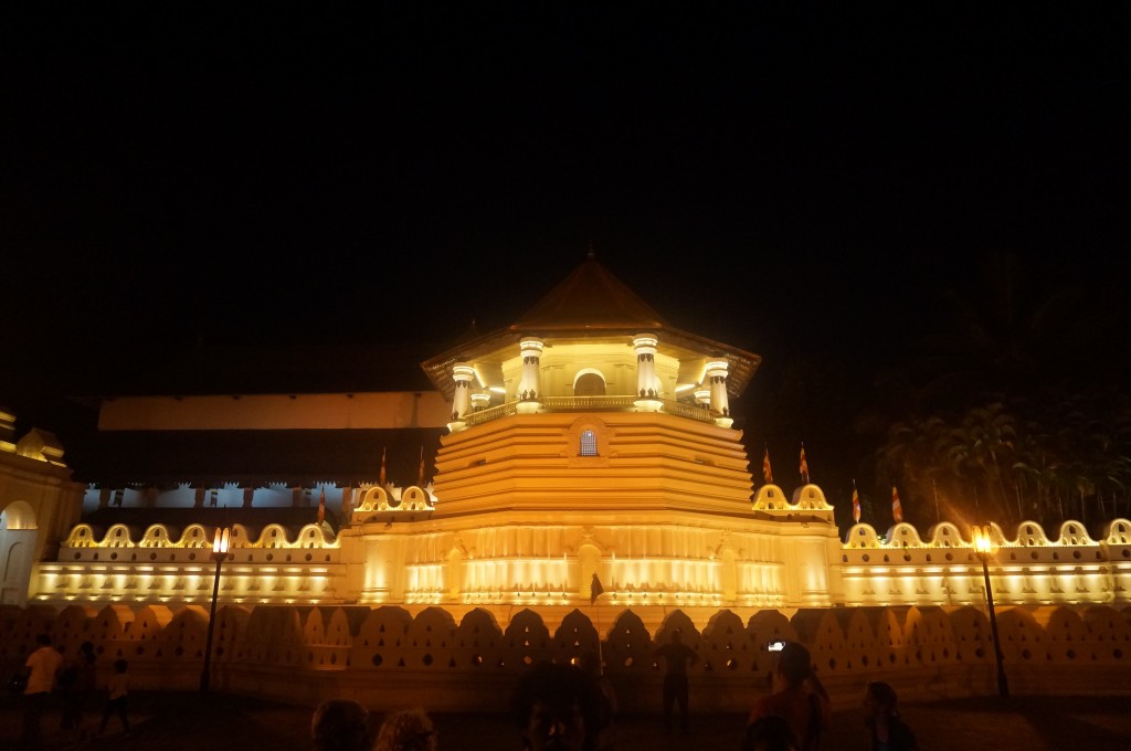 Le temple de la dent de bouddha Kandy