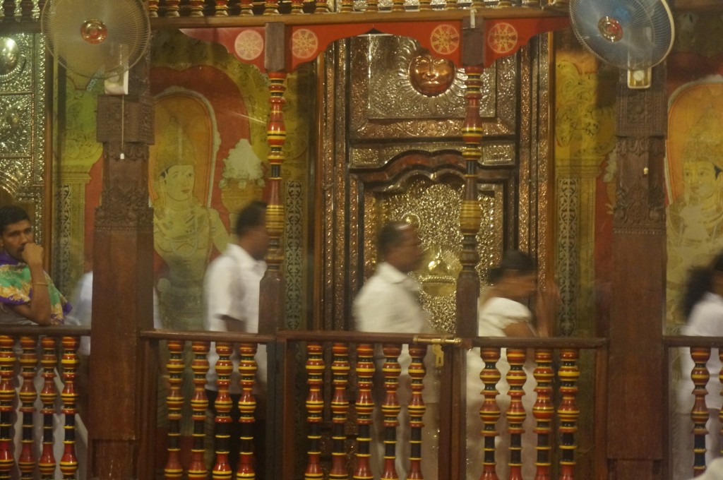 le temple de la dent du buddha kandy