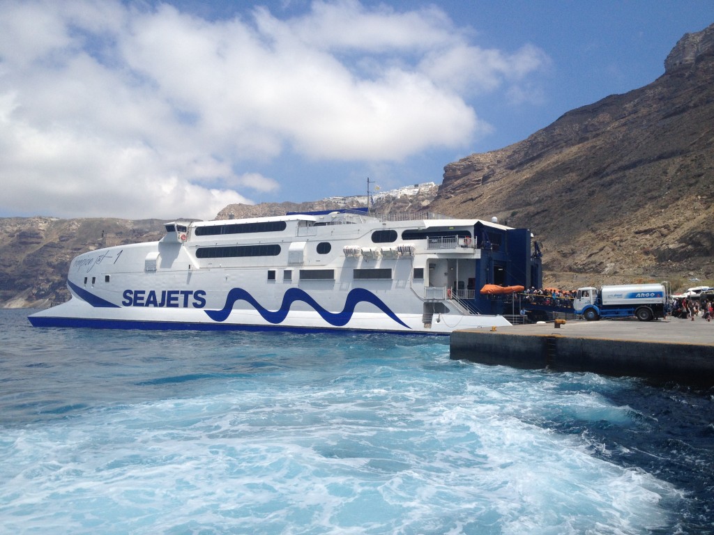 Ferry Santorin