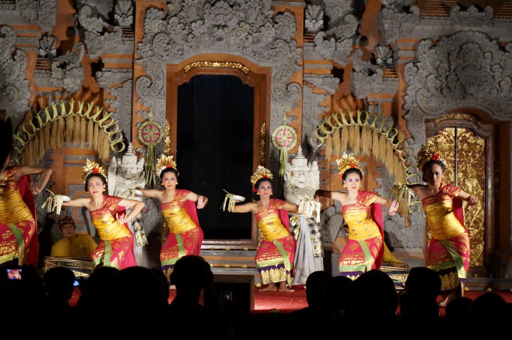 Spectacle bali ubud