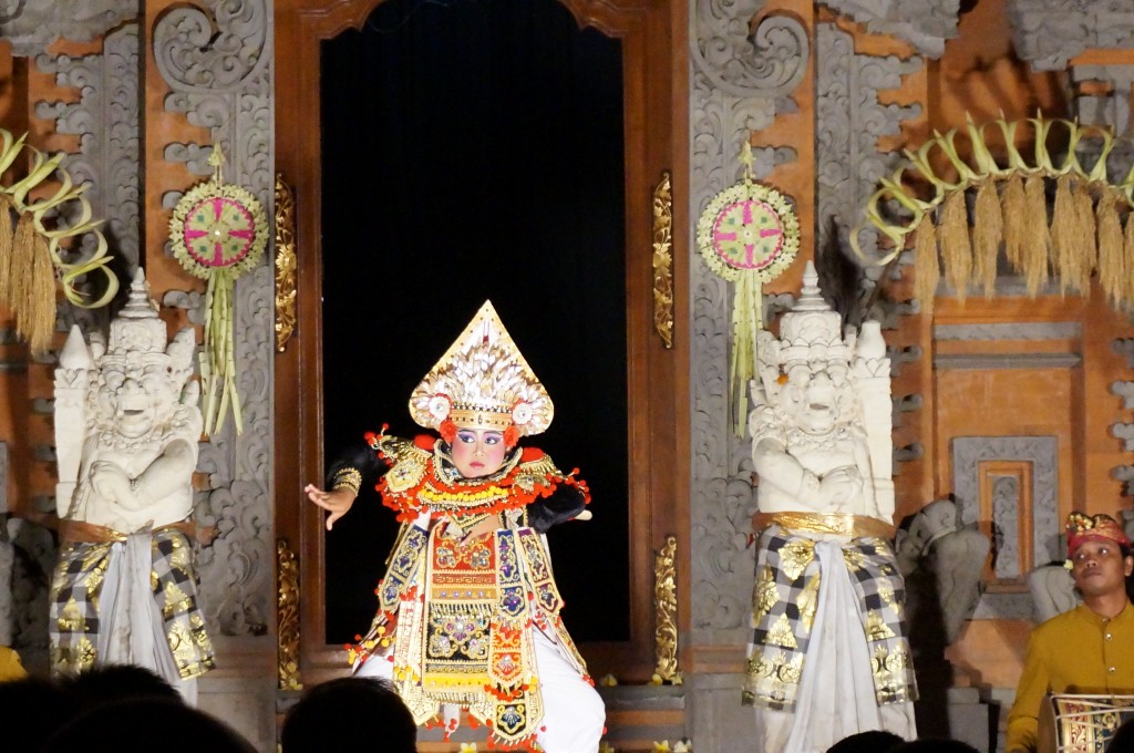 Spectacle bali ubud