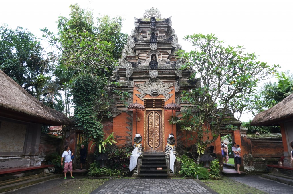 Pura Taman Saraswati Bali Ubud