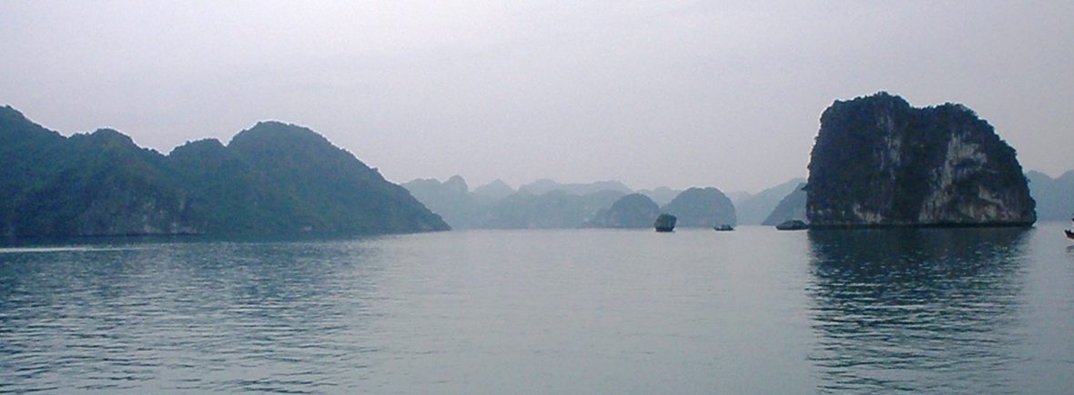 baie d'along vietnam