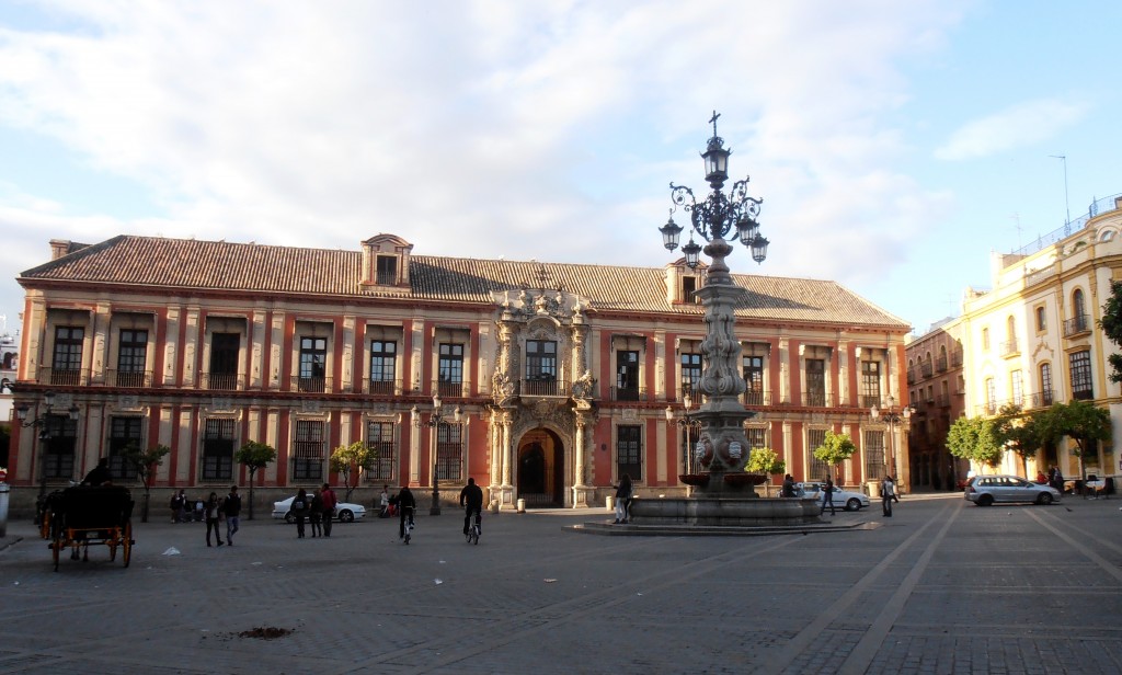 plaza virgen de los reyes