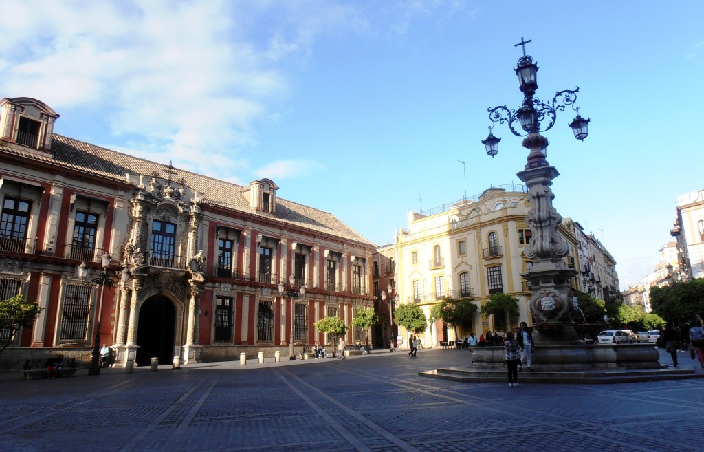 plaza virgen de los reyes