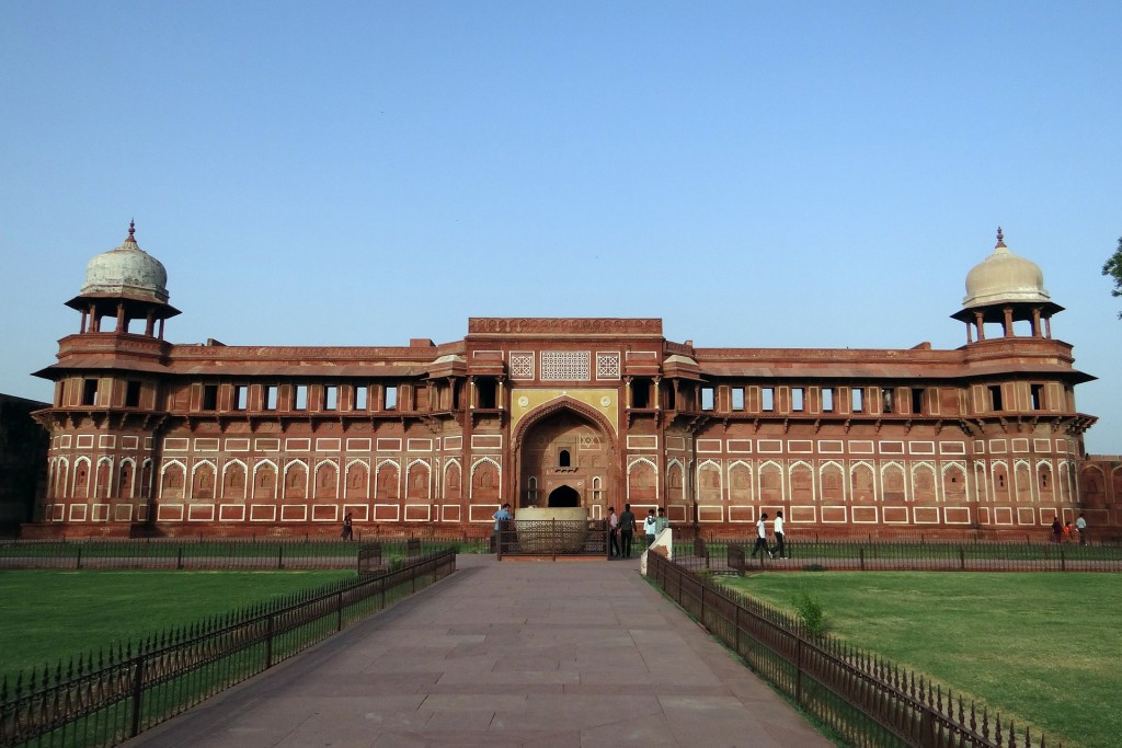Agra fort rouge