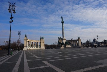 Place des héros budapest