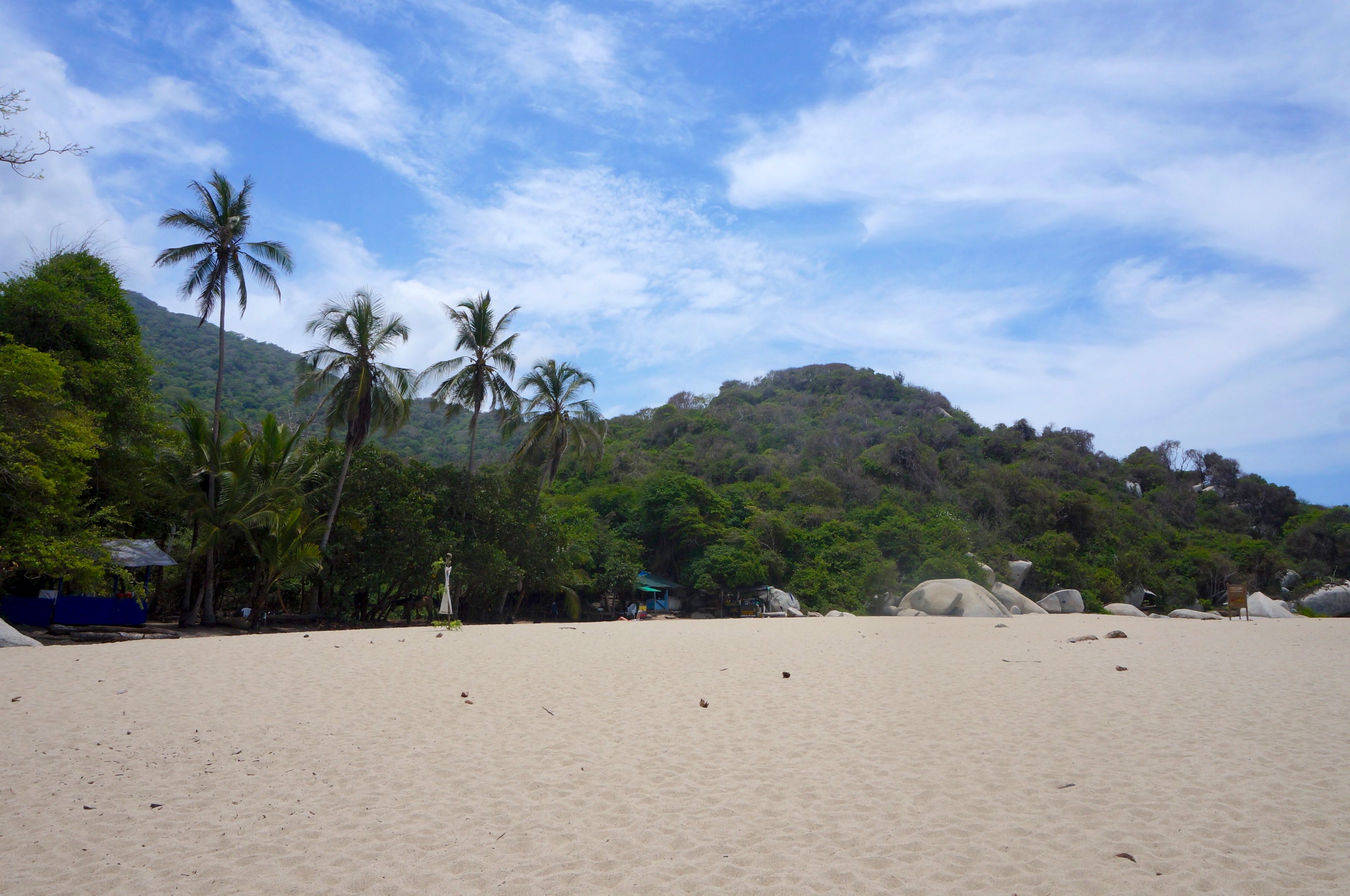 plage dans le parc de tayrona, santa marta, colombie
