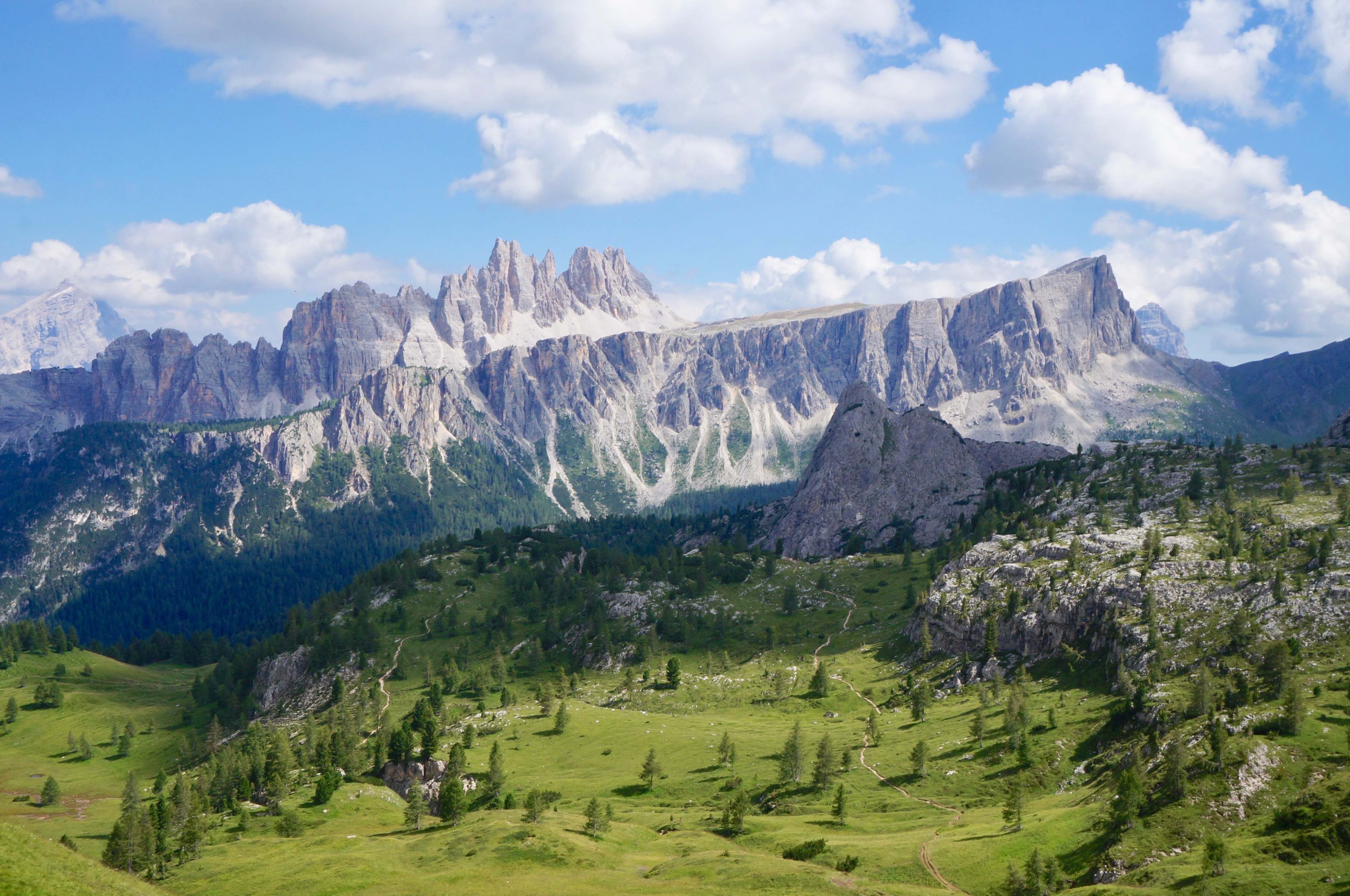 cinque torri, dolomites, italie