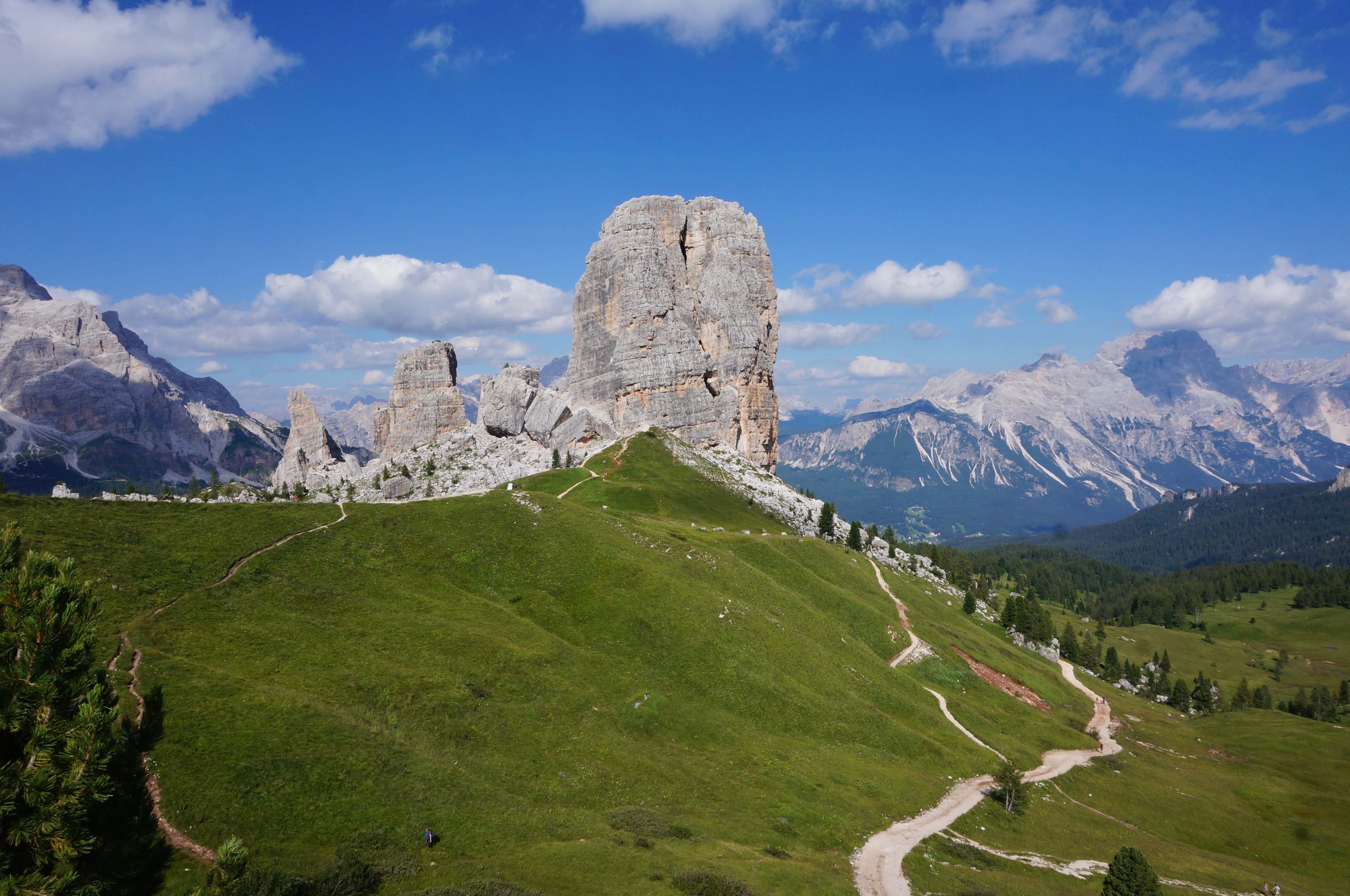 dolomites, 5 torri, italie